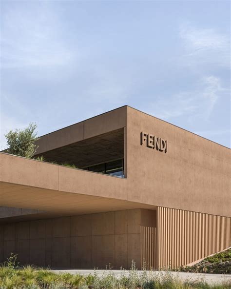 capannuccua fendi|fendi factory outlet.